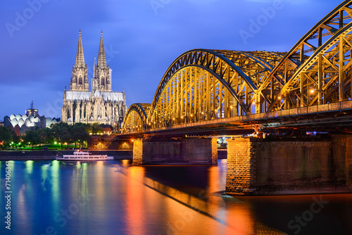 Single frau koln Kontakte für Bewerbungsfragen bei EDAG Engineering