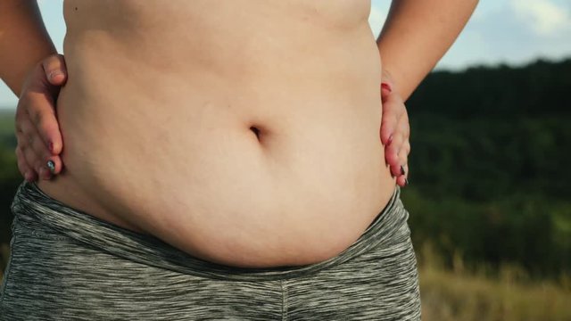 Секс с толстыми развратницами весьма приятен не смотря на трясущийся жирок