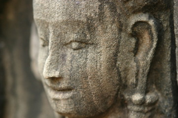 Fototapeta na wymiar Visage de Statue Angkor