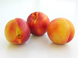 trio de nectarines