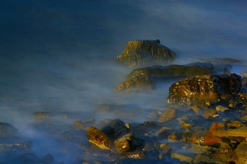 Fototapeta na wymiar sea coast, stones