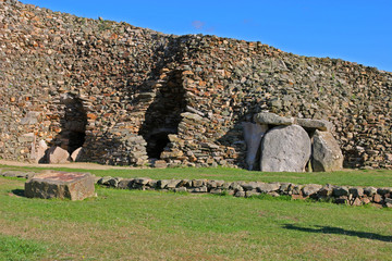 entrée des couloirs d'un tumulus