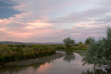 Fototapeta na wymiar sunset, summer lake wildlife refuge
