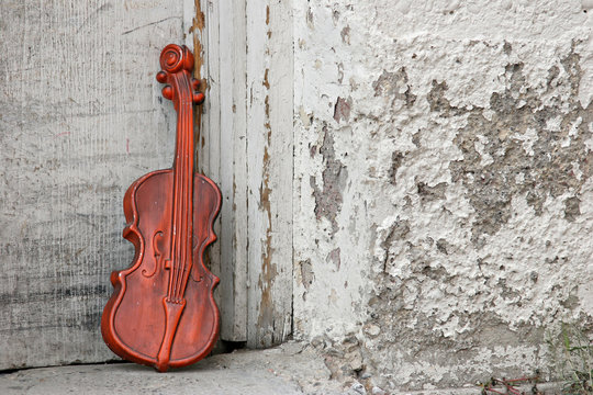 violin against the door