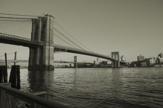 Fototapeta brooklyn bridge in black and white