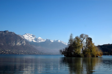 Fototapeta na wymiar lac d'annecy 02