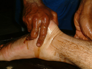 oil massage foot