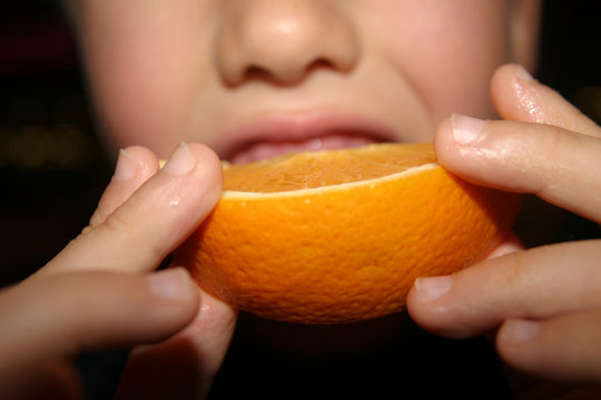eat an orange