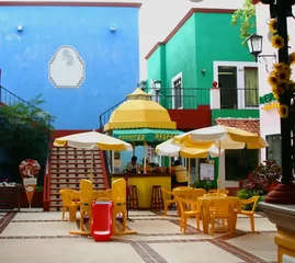 Rolgordijnen Mexico food court in cancun mexico