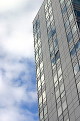 Fototapeta na wymiar tall manchester office building