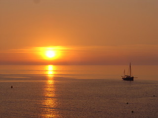 Fototapeta na wymiar zachód słońca nad morzem