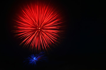 Fototapeta premium red and blue fireworks display