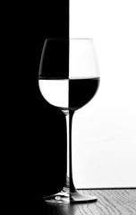 domino wine glass