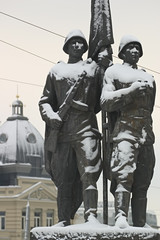 soviet statue, winter (1)