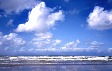 nuages à la mer