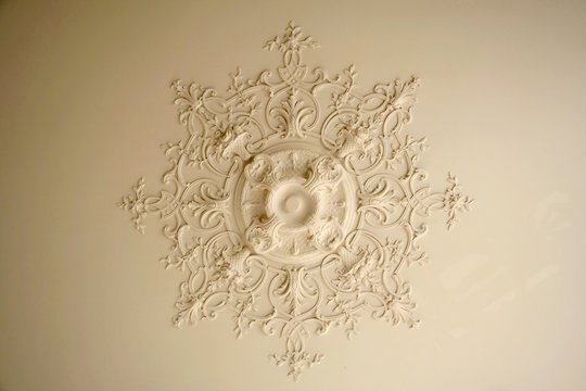 plafond &agrave; la fran&ccedil;aise