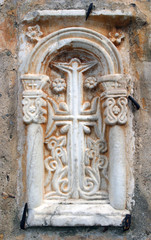 cross in arch