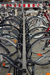 Fototapeta na wymiar rower rower stoi w Münster
