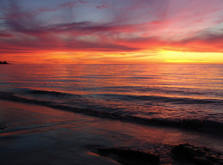 Fototapeta na wymiar sunset waves