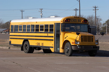 Naklejka na ściany i meble szkolny autobus