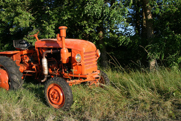 Obraz premium tracteur ancien