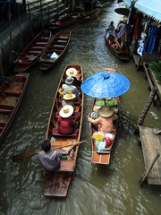 marché flottant en thailande