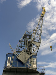 Fototapeta na wymiar historic crane 1