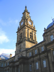 Fototapeta na wymiar historic municipal buildings in liverpool