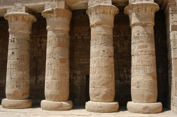 egyptian pillars