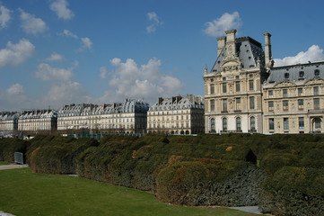 louvre exterior