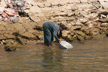 people of nil - washing