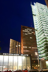Fototapeta premium hochhaus am potsdamer platz 02