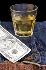whiskey, vaqueros y dinero