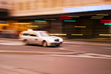 Fototapeta na wymiar nadmierna prędkość taxi