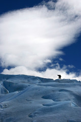 Naklejka na ściany i meble caminata sobre el glaciar