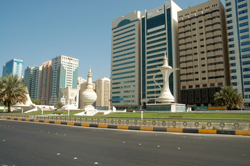 Fototapeta na wymiar Abu Dhabi głównej ulicy