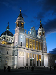 cathedral almudena madrid