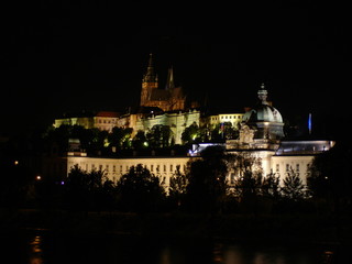 Fototapeta na wymiar Zamek Praski w nocy