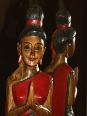 statue en bois © Monique Pouzet