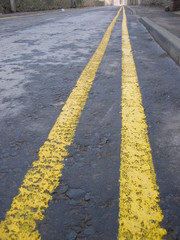 double yellow lines