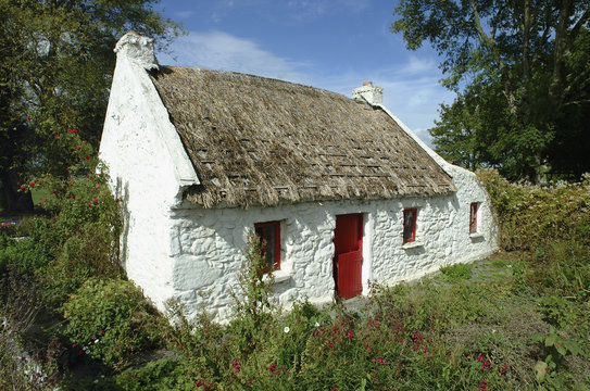 irish thatched cottage