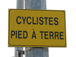 cyclistes pied à terre