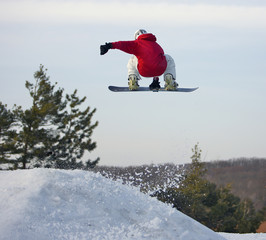 big air snowboarder