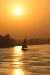 Fototapeta na wymiar żeglarstwo sunset