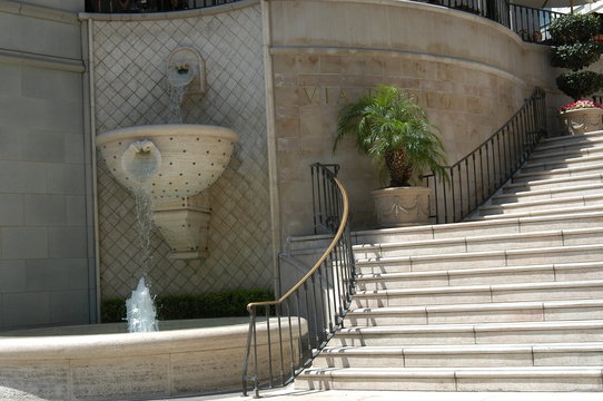 fountain at rodeo drive, beverly hills, california