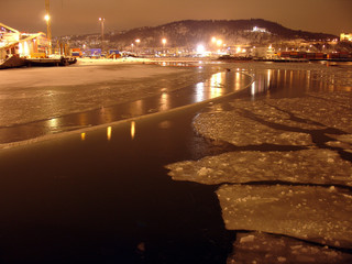ice on oslo fjorden