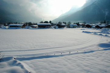 ein dorf im winterschlaf