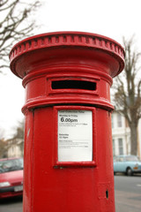 Fototapeta na wymiar british postal box