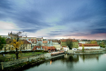 Fototapeta na wymiar Pejzaż z zamkiem - Praga
