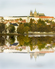 Obraz premium prague castle and river